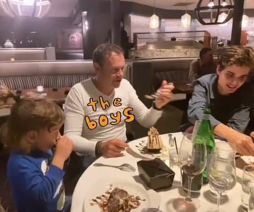 Y es que la mesa y compartir los alimentos es un punto clave para las familias hispanas, pues compartimos nuestros gustos y charlamos de nuestros sentimientos, pensamientos y actividades.