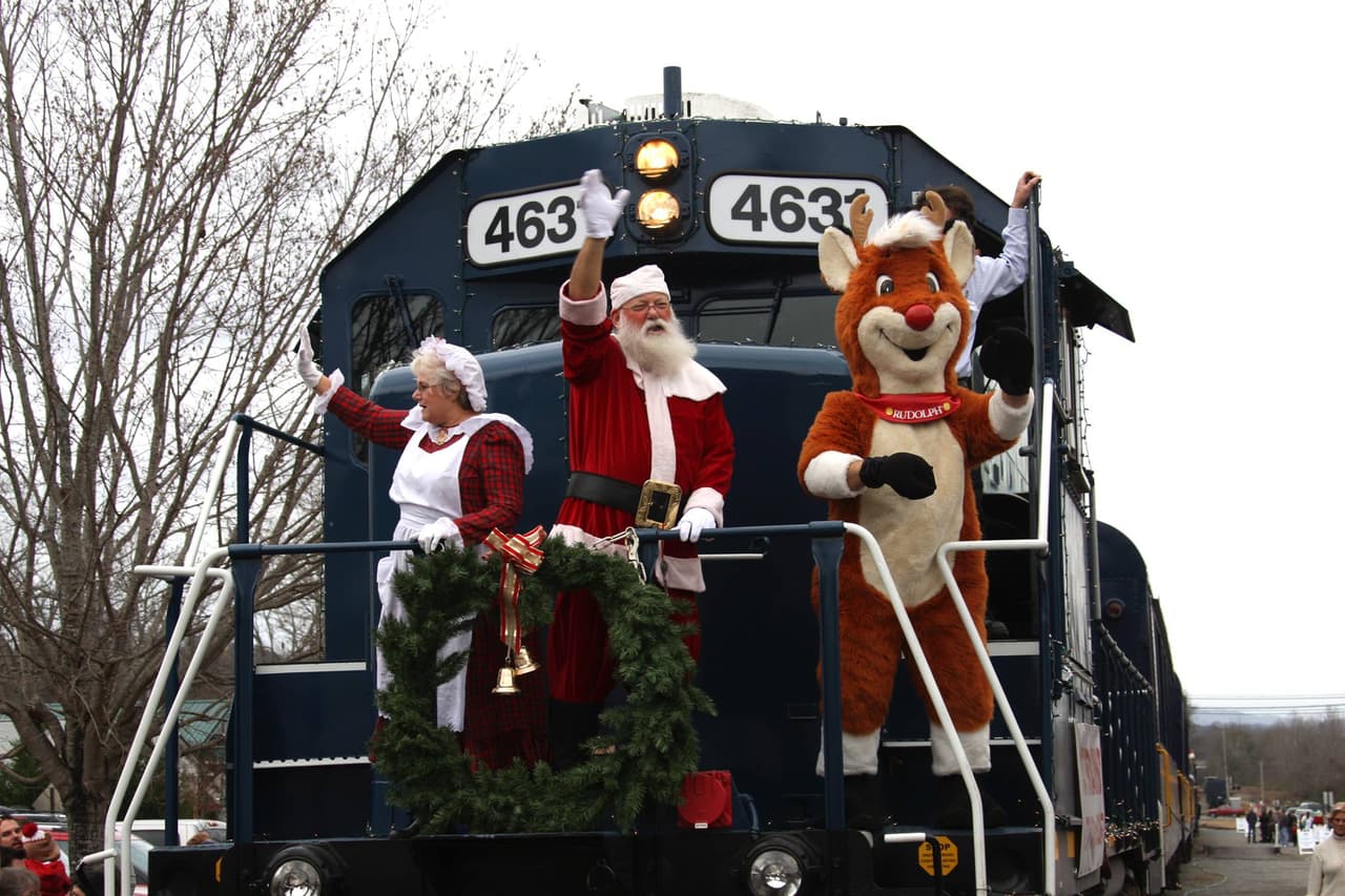 El Blue Ridge Scenic Railway cuenta con dos experiencias para sus visitantes durante Navidad.