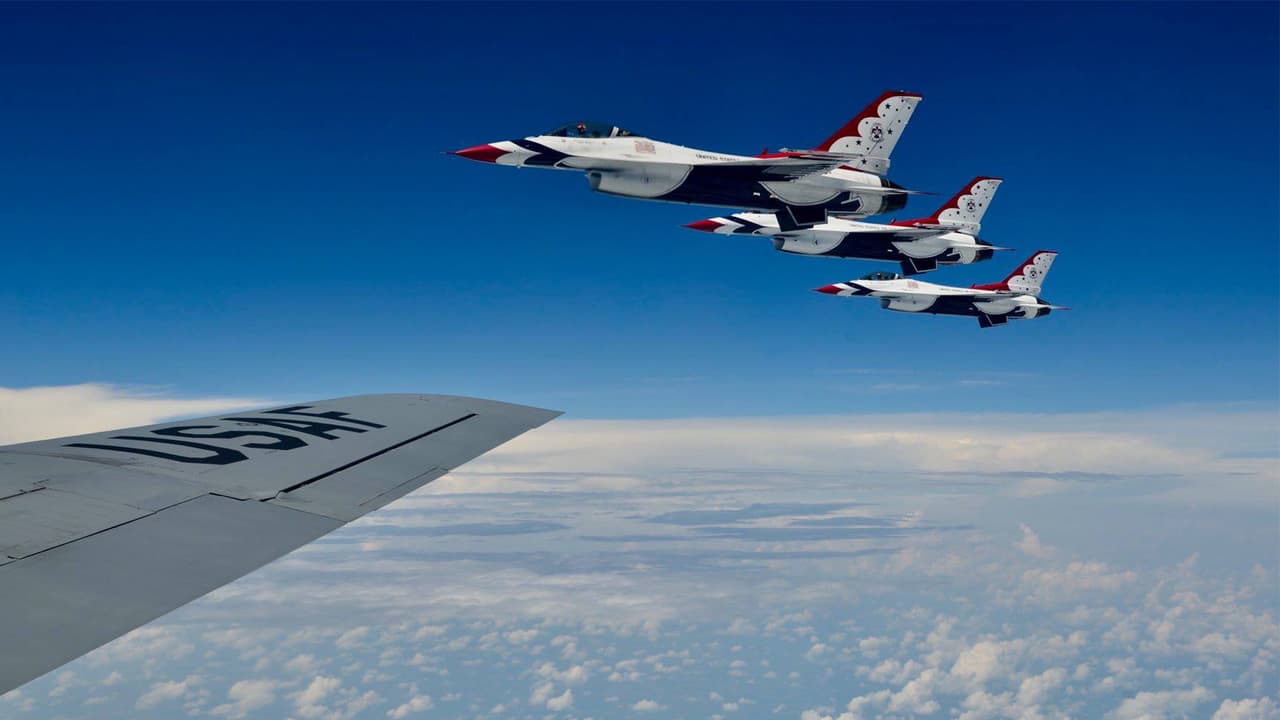 <b>¿Se pueden ver los aviones despegar y aterrizar?</b>
<br>Si te interesa ver a los pilotos arrancar los aviones o aterrizarlos puedes hacerlo desde el estacionamiento Gary/Chicago Internacional Airport. Este sitio tiene un costo de $10 dólares.