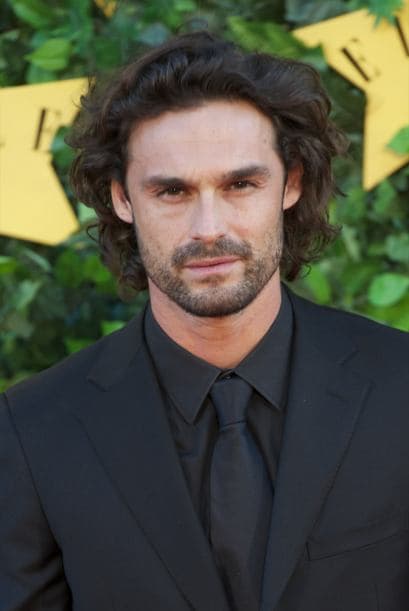 Pues no nos cansábamos de ver al guapísimo "Hernán". Y si se queda con el papel, nos dará aún más que desear de él.