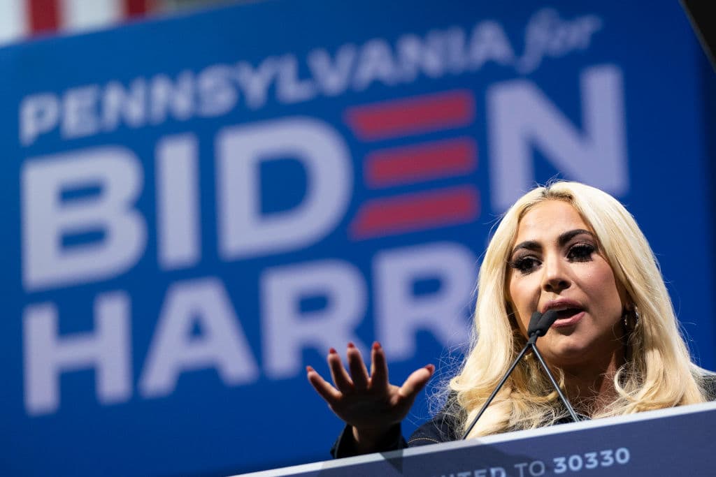 Lady Gaga en uan intervención a favor de Biden y Harris el día antes de las elecciones en Pittsburgh, Pennsylvania.