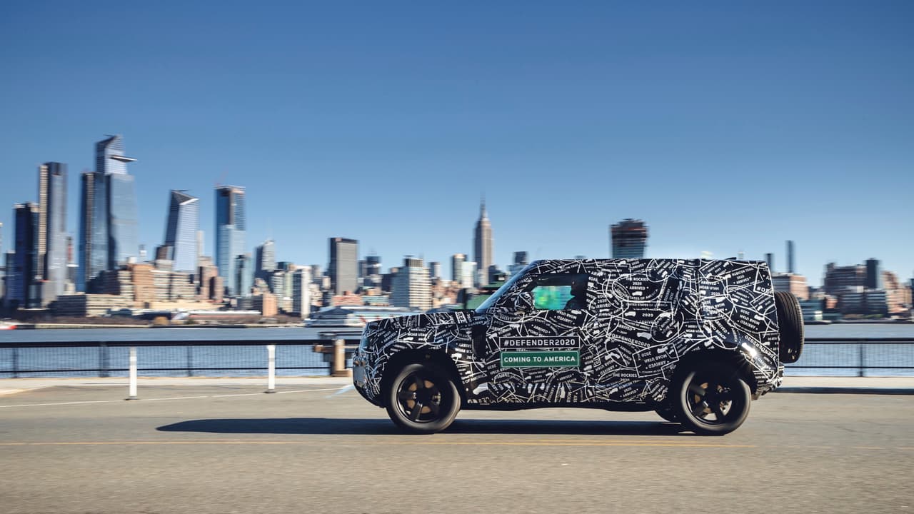 Land Rover Defender 2020.