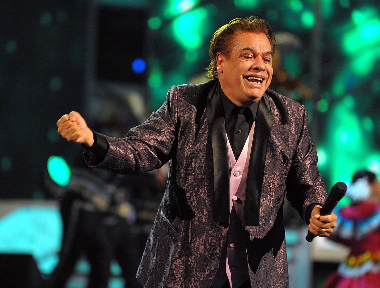El difunto Juan Gabriel sigue brillando en las canciones favoritas de Liliana Hernández con su tema "Inocente pobre amiga".
