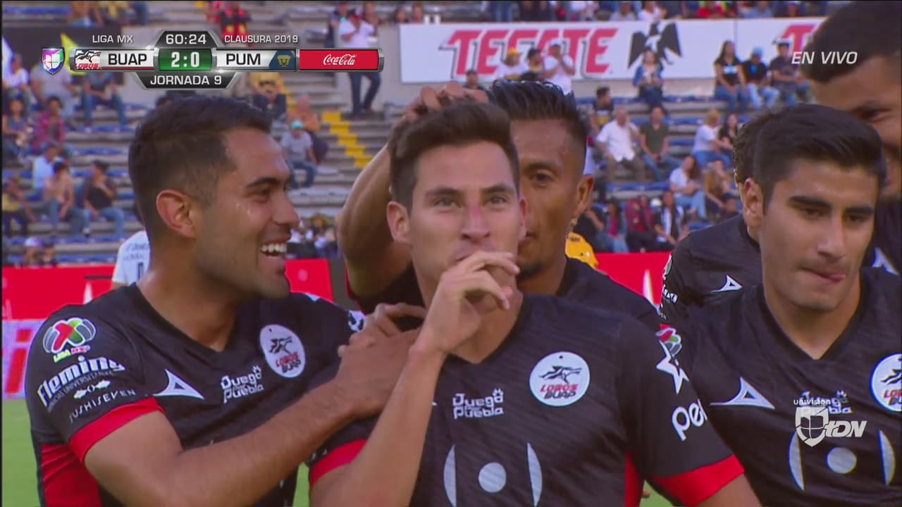 ¡Gooolazo de Mauro Lainez! Lobos lo gana 2-0 con un jugador menos