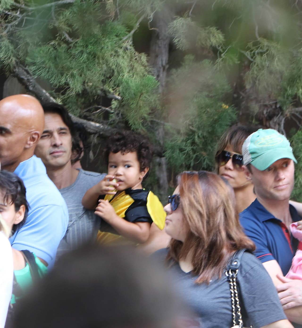 Lo importante de Halloween no son sólo los dulces y disfrutar de los disfraces, eso lo sabe Halle Berry.