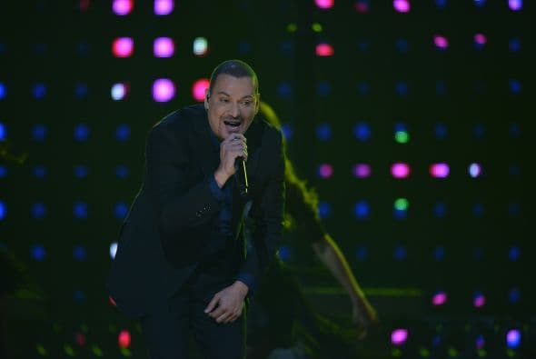 Nos cantó con mucho sentimiento su tema 'Mi salsa alegra la fiesta'.