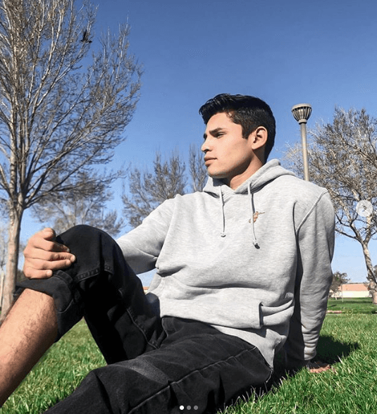 Esta promesa del boxeo internacional en la categoría de peso ligero tiene 20 años y nació en Estados Unidos, pero sus padres son de origen mexicano.