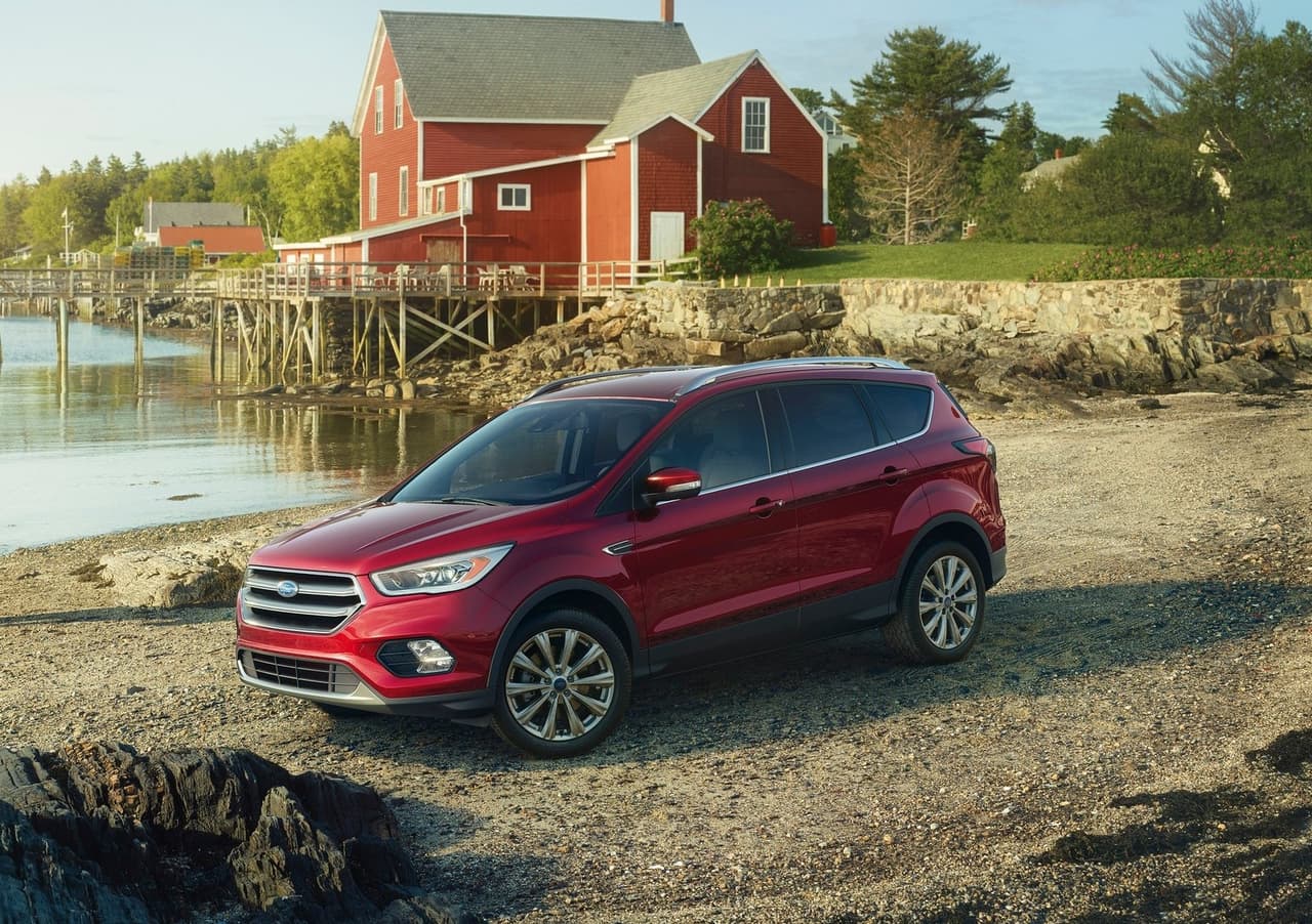 <h3 class="cms-H3-H3"><b>3 - Ford Escape</b></h3>
<br>
<br>
<b>Compañías de alquiler:</b> -2.8%
<br>
<b>Concesionarios virtuales: </b>-4.3%
<br>
<b>Concesionarios tradicionales: </b>-0.4%
<br>
<br>
<b>Lugar con el mejor precio:</b> Concesionarios virtuales