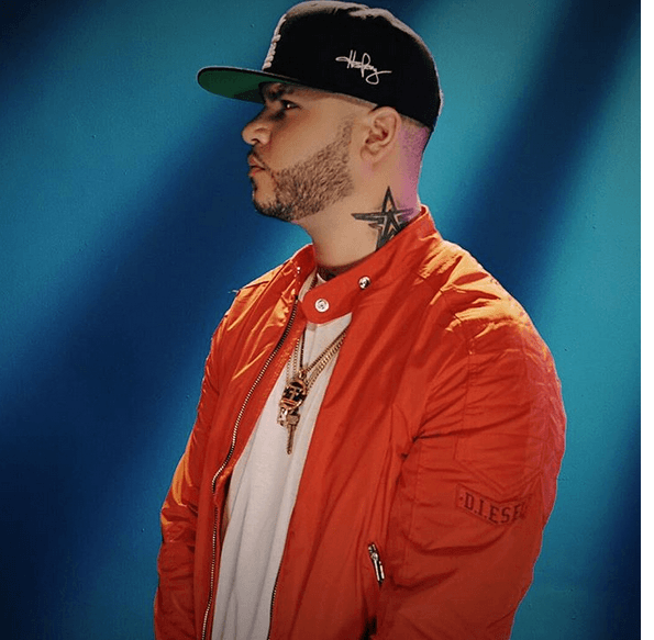 ¡Es todo un profesional! Por eso se sigue destacando y prueba de ello son sus nominaciones en Premio Lo Nuestro.