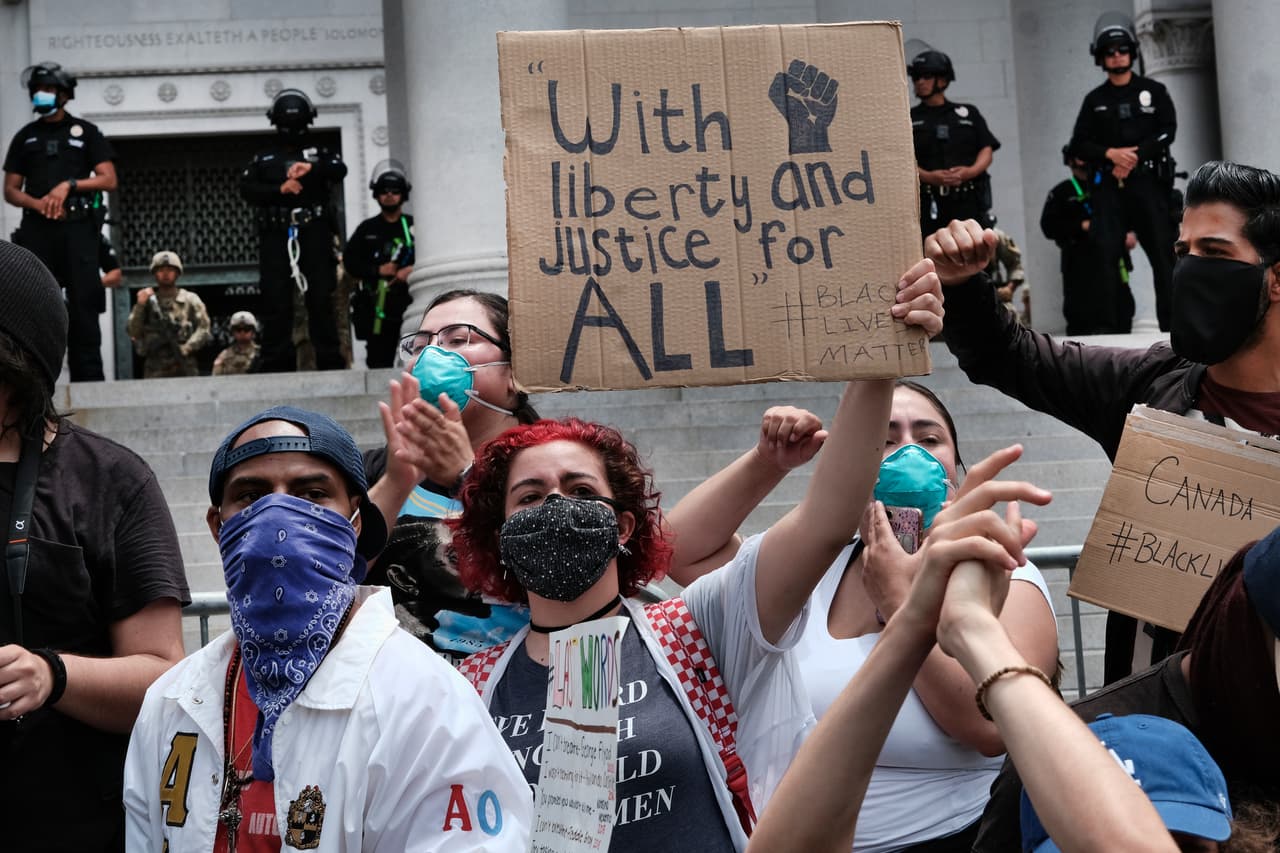 Para este jueves, las marchas continúan y se espera que el alcalde Garcetti ofrezca detalles sobre la reforma policial en la ciudad y la distribución de 250 millones del presupuesto de la ciudad para las comunidades afrodescendiente. La lucha continúa por libertad y justicia para todos.