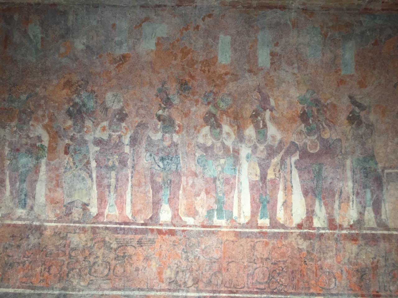 Univision 41 transmitirá una serie especial destinada a mostrar algunas de las contribuciones que la cultura maya le hizo al mundo. Anuar Revuelta nos acompañará en el recorrido que irá desde las ruinas de Palenque en Chiapas hasta la Selva Lacandona, para ver cómo viven los mayas de la actualidad.