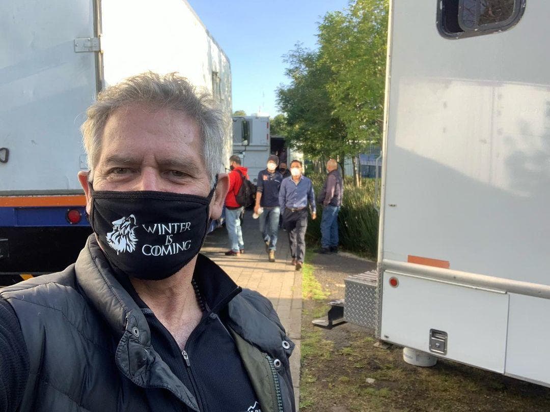 Leonardo Daniel fue hospitalizado el 2 de noviembre de 2020 y hasta ahora no ha podido dejar de depender de un tanque de oxígeno: tiene que estar con él día y noche.