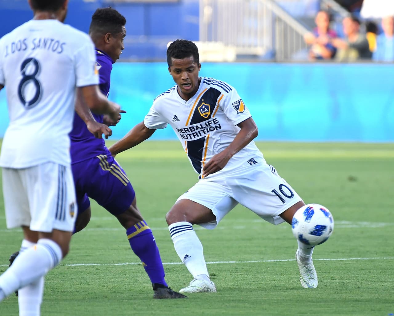 Con el reto del Mundial de Rusia 2018 por delante, 'Gio' luchó por hacerse a un puesto en la nómina titular, pero solo actuó en 14 juegos de la temporada.