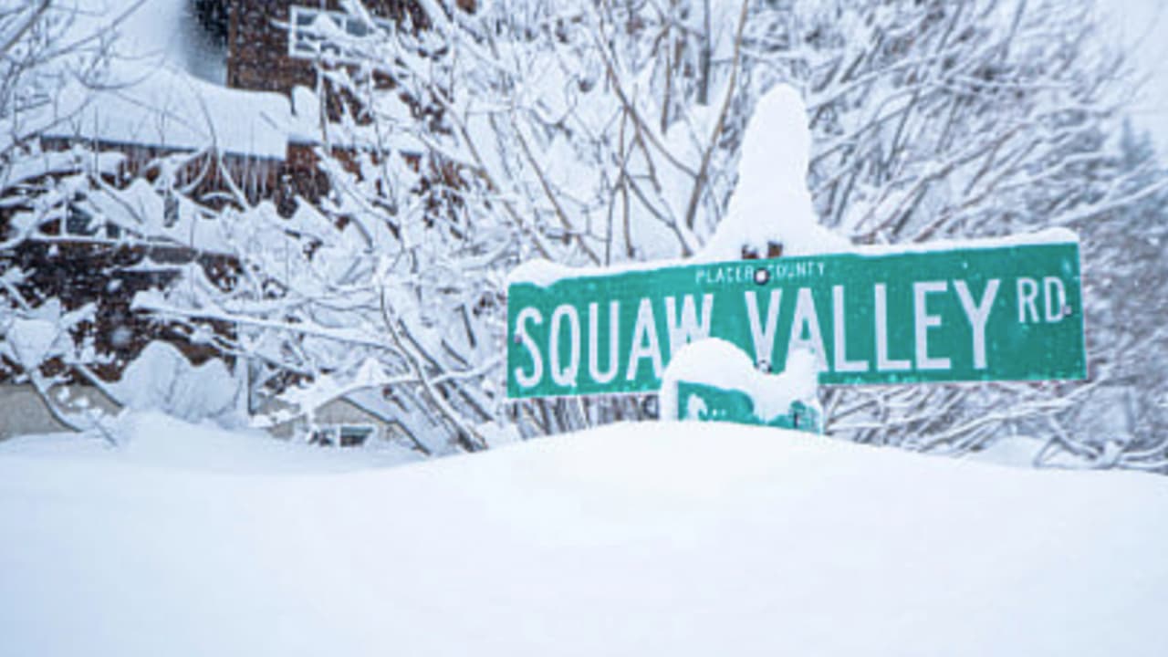 El resort 
<b><a href="https://facebook.com/squawvalleyalpinemeadows" target="_blank">Squaw Valley</a></b> se ubica en el condado de Fresno. Para acceder al sitio debes tomar la carretera 180 con destino a Kings Canyon, dirección este.