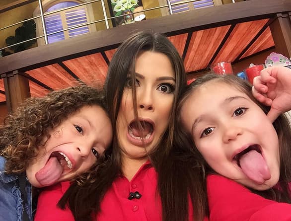 Las locuras de estas princesas contagiaron a Ana Patricia.