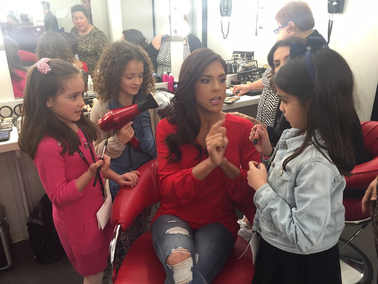 Francisca comparte sus tips de belleza con estas princesas.