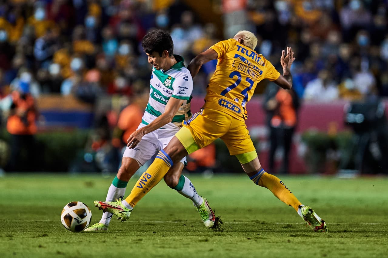Carlos Salcedo fue el héroe de Tigres al marcar el gol que les dio la victoria sobre Santos y el pase a Semifinal.