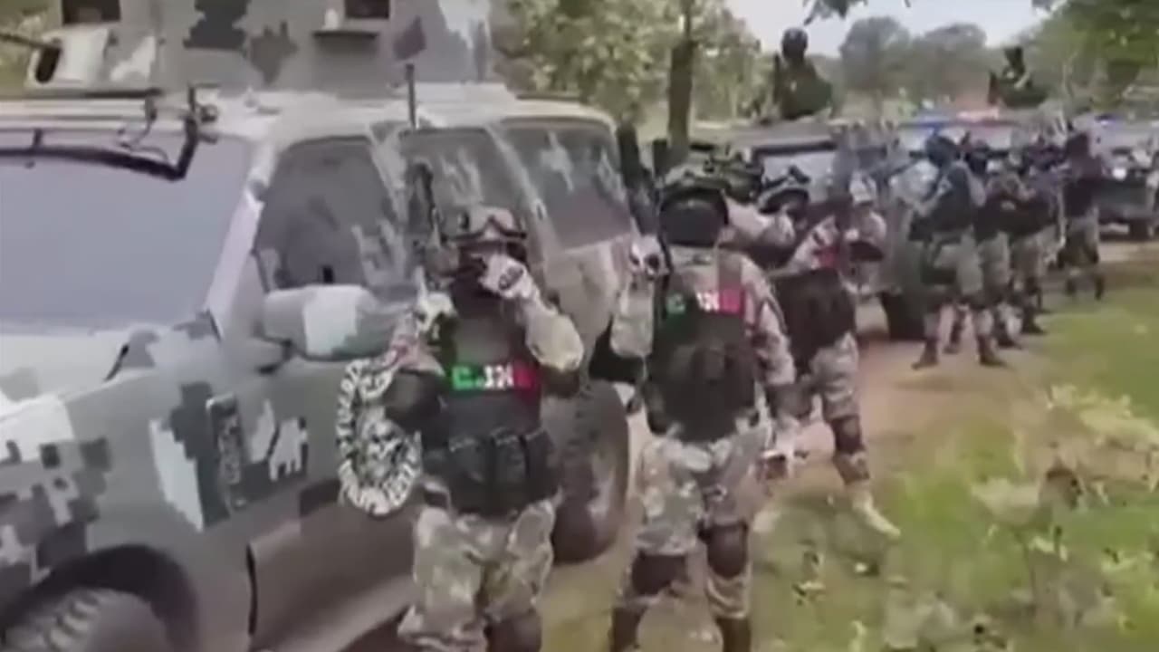 México reconoce autenticidad del video en el que aparece un 'Grupo Élite' de narcos del CJNG con 19 vehículos y un centenar de armas de grueso calibre