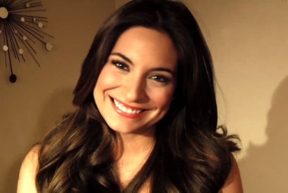 A los 17 años fue cuando decidió ser actriz y comenzó a tomar clases en el Centro de Educación Artística de Televisa.