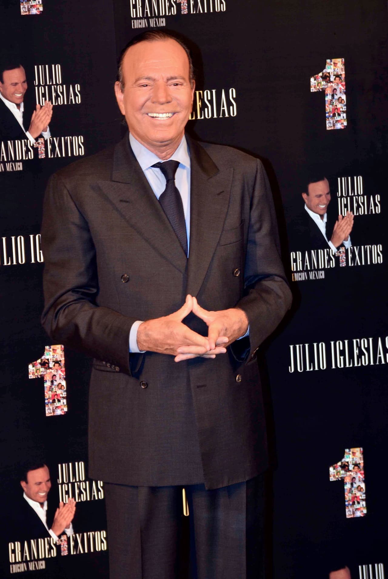 El padre de Enrique Iglesias nació en Madrid y siempre soñó con ser futbolista profesional. Su altura, agilidad y rapidez lo ayudaron a colocarse como portero de las categorías inferiores del Real Madrid. Debutó con el primer equipo a los 19 años.