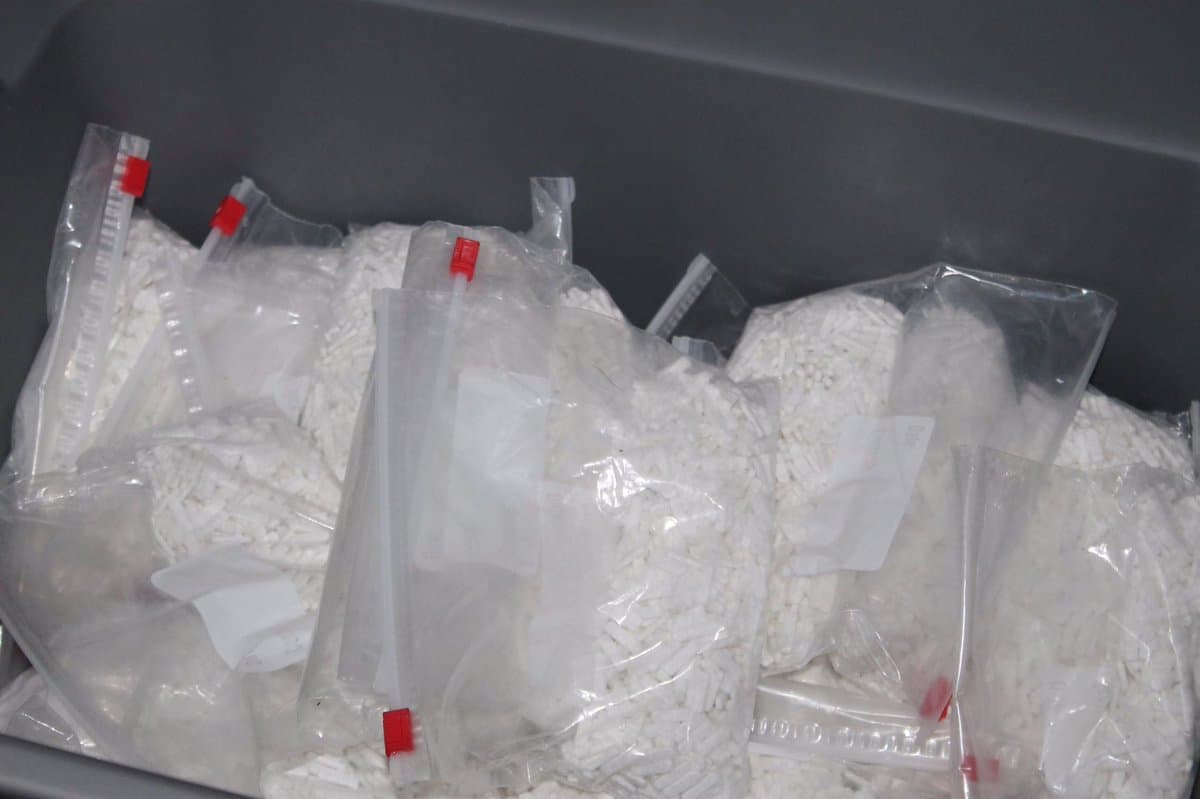 Decomisan miles de pastillas de prescripción médica en Arlington