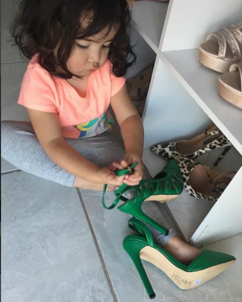 En mayo próximo, baby Giulietta cumplirá dos añitos y desde ya es toda una fashionista. Tiene fascinación por los zapatos.