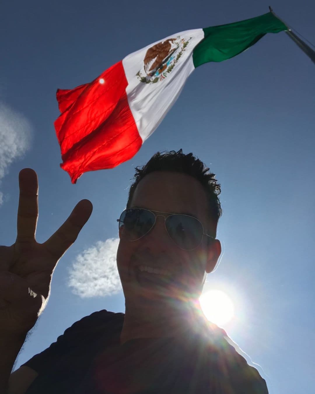 Orgullosamente mexicano. Carlos Calderón festejó la Independencia de México en sus redes sociales con una bella foto en la que destaca la bandera del país en el que nació y creció.
