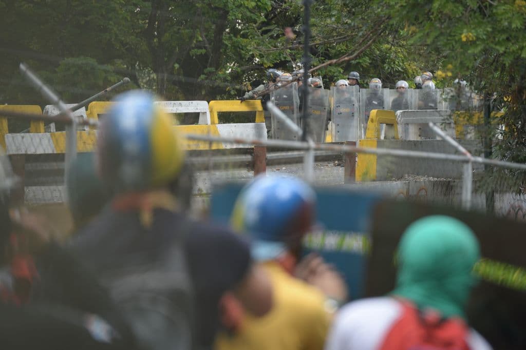 "El domingo (día del plebiscito) será el acto de desobediencia civil más importante", declaró el diputado opositor Freddy Guevara.