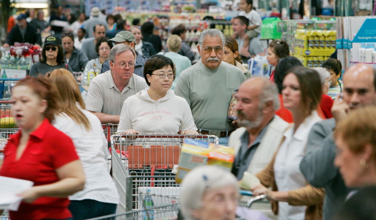 Por lo que las grandes masas comprando al mismo tiempo lo que están causando es una potencial exposición innecesaria al virus.
<br>