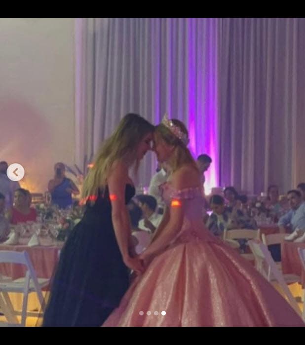 El festejo de los XV años de su hija fue en un lujoso hotel en Acapulco.
<br>