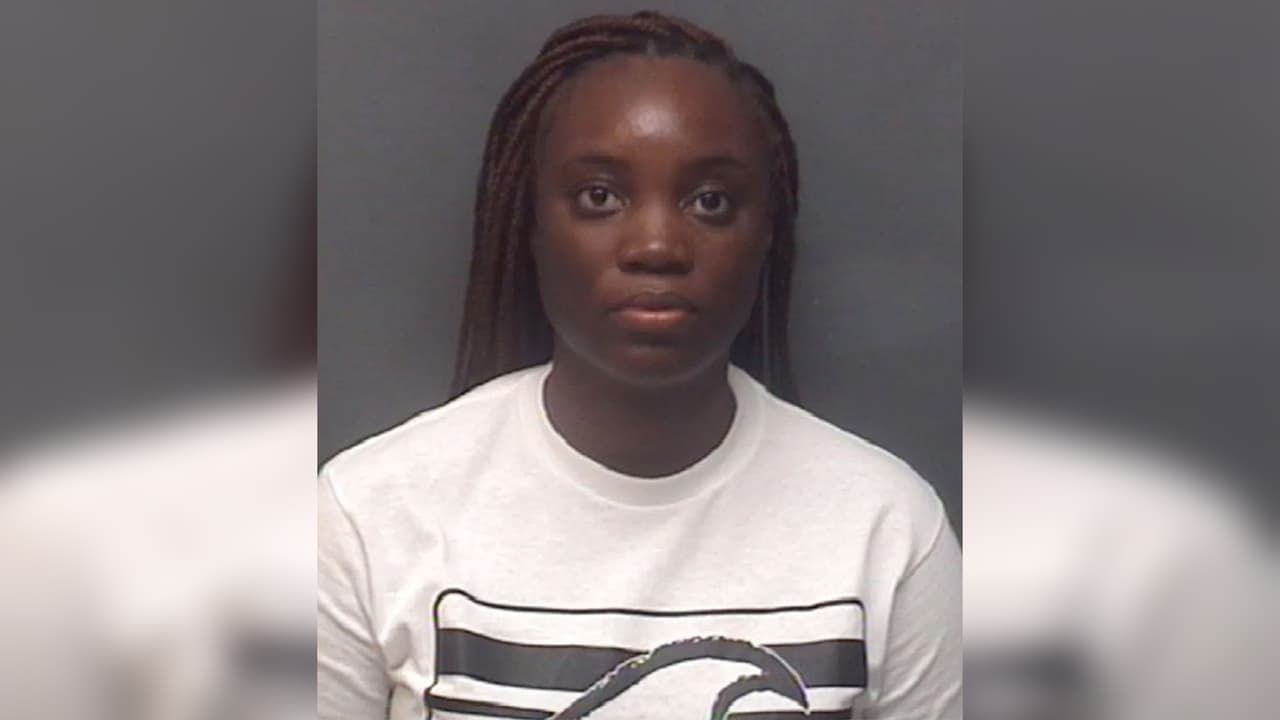 Una mujer es acusada de asesinar a una joven con parálisis cerebral a la que dejó cinco horas en un coche bajo el calor extenuante