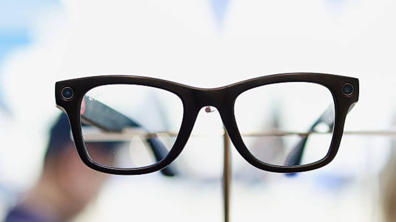 Escuelas de Hillsborough evalúan prohibir gafas inteligentes en clases