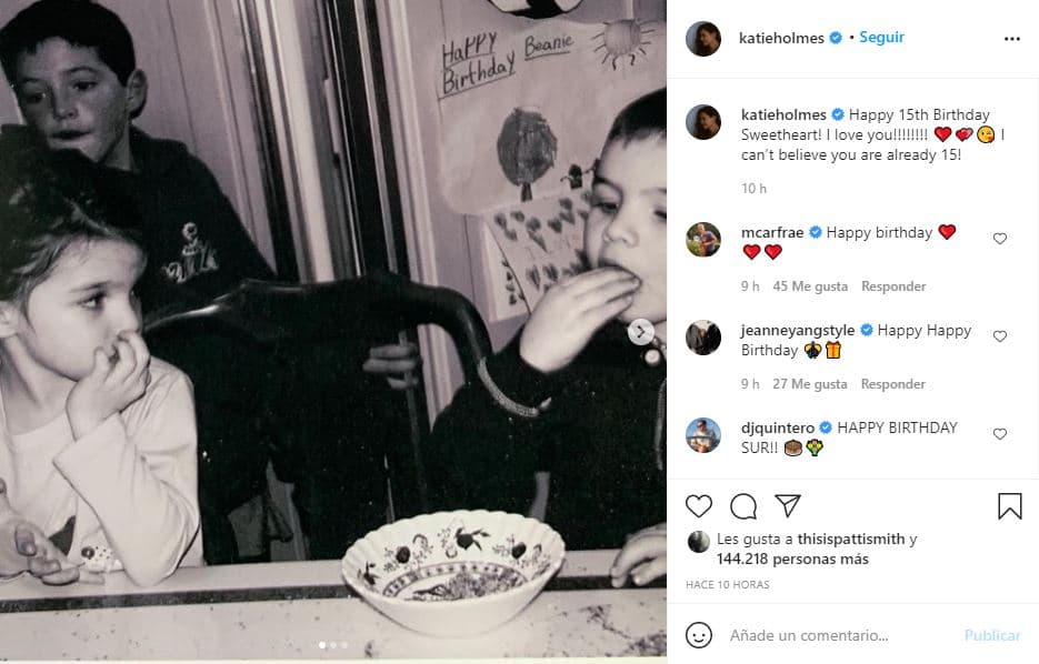 Junto a las imágenes se puede leer el siguiente mensaje: "¡Feliz cumpleaños número 15, cariño! ¡Te quiero! ¡No puedo creer que ya tengas 15 años!", escribió.