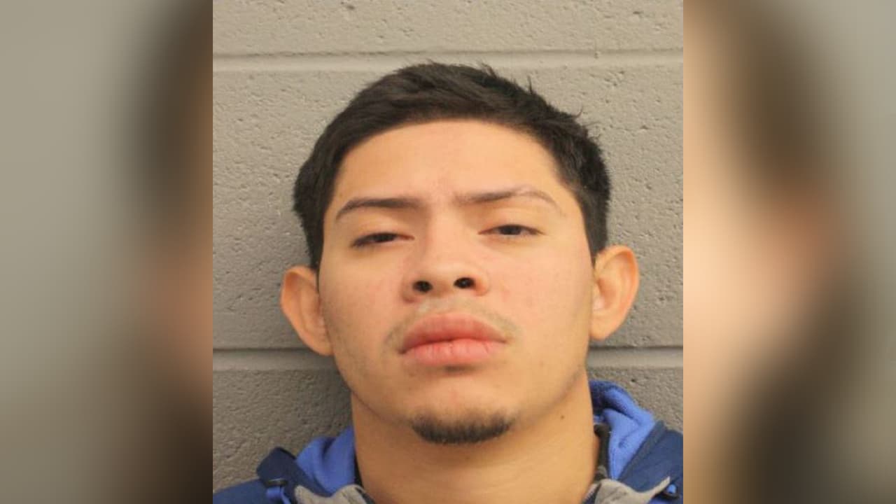 Brandon Reyes, enfrenta cargos por conducir bajo los efectos del alcohol y no detenerse a dar información, se le fijó fianza de $200.