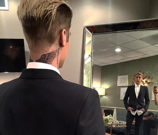 Justin Bieber muestra su nuevo tatuaje