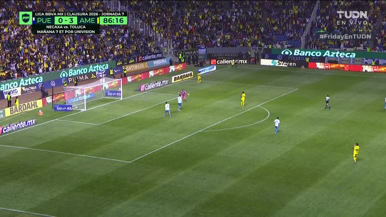 ¡GOL!  anota para América. Raúl Zúñiga