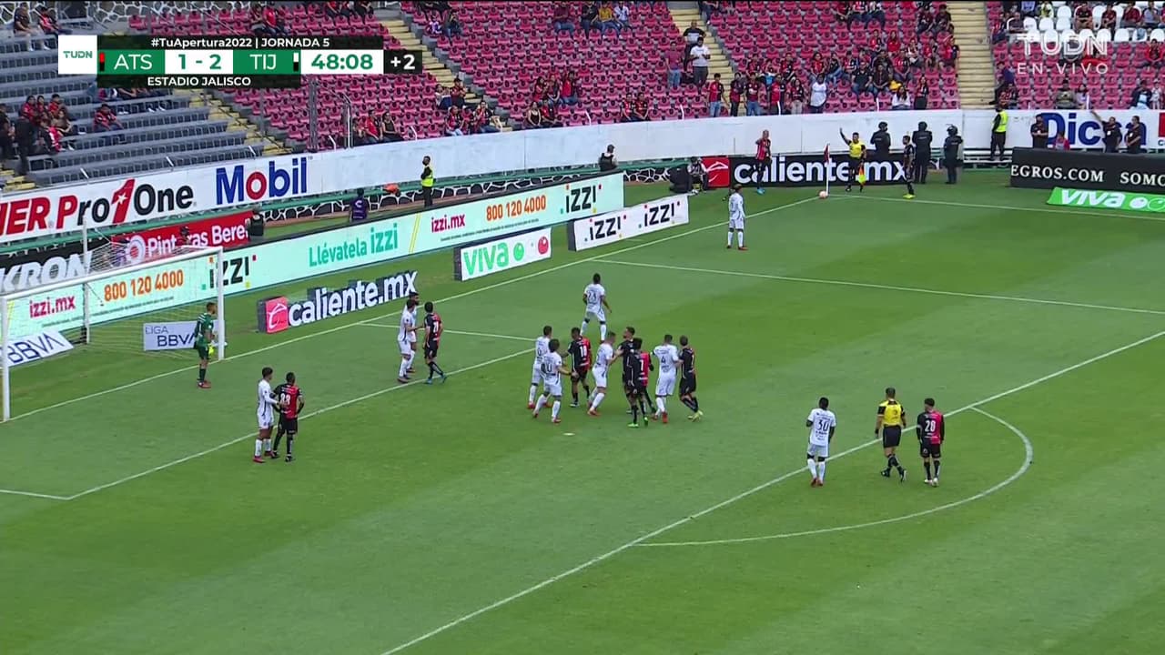 ¡TIRO ATAJADO! disparo por Edison Flores.