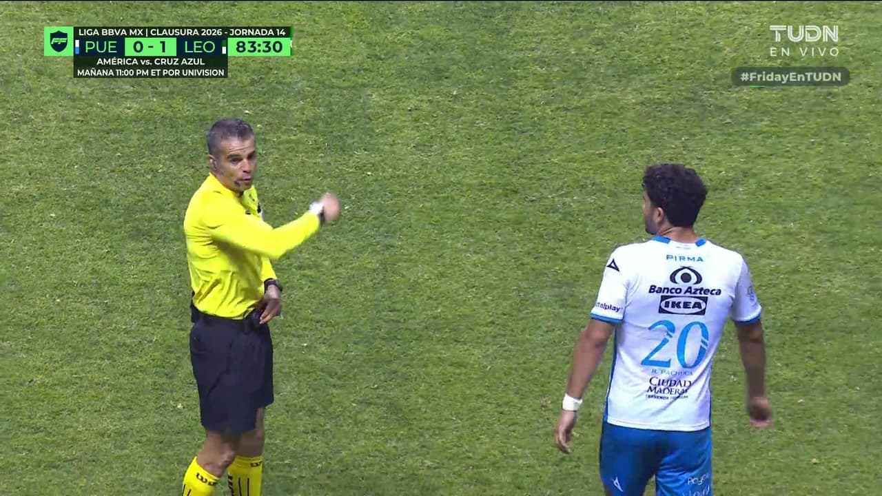 ¡Expulsión! El árbitro saca la roja directa a José Pachuca.