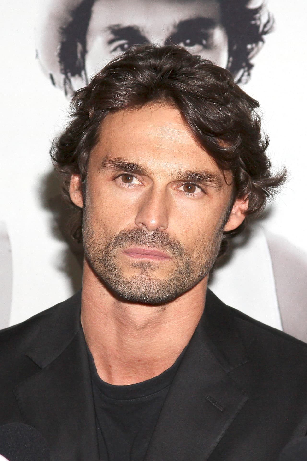 "Está aquí, lo tengo aquí, como detrás del esternón un poquito a la izquierda […] 
<b>Está feliz, está contento</b>, está tranquilo, ¡está fenomenal!", contestó él.