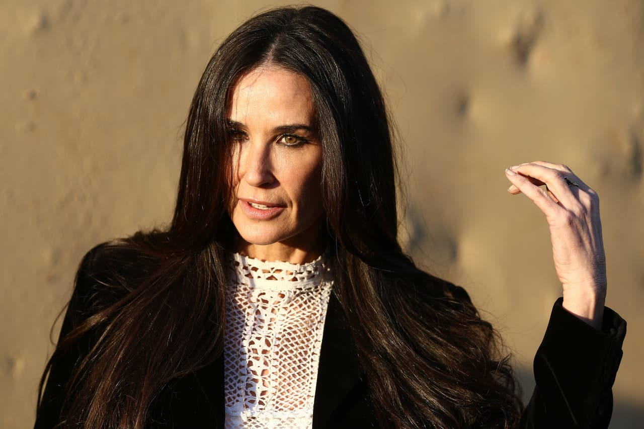 La actriz 
<b><a href="https://www.univision.com/entretenimiento/chismes/demi-moore-entro-a-rehabilitacion">Demi Moore</a></b> decidió plasmar sus memorias en un libro que llamó 'Inside Out' y que saldrá a la venta este 24 de septiembre.