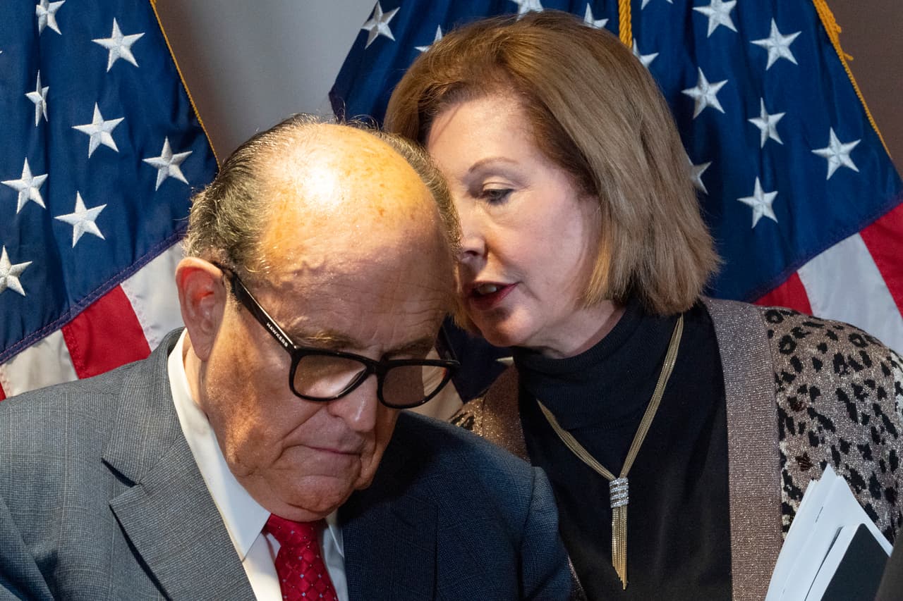 Un memo de la campaña de Trump reconoce que las denuncias de fraude eran infundadas, reporta 'The New York Times'