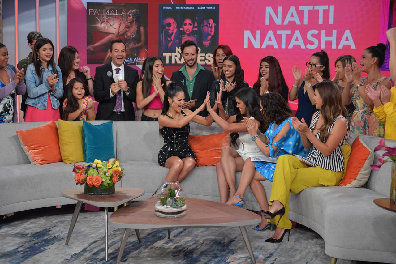 Natti Natasha saltó a la fama cuando colaboró con Don Omar en el éxito ‘Dutty Love’, con ese empujón de uno de los mayores exponentes del reggaetón conquistó parte de su sueño americano, al igual que lo vivió Francisca cuando ganó Nuestra Belleza Latina en el 2015.
<br>