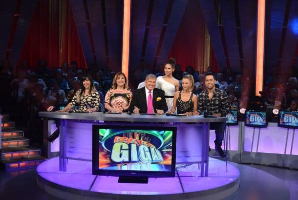 Alejandra presentó a los miembros de la Academia que, como siempre, lucieron espectaculares.