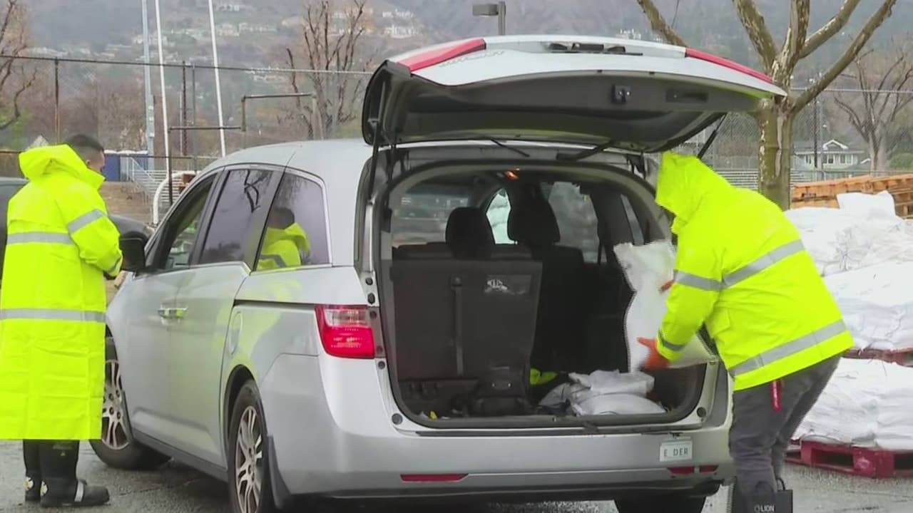 Lluvias en sur de California: Sigue riesgo de deslaves e inundaciones; ¿dónde conseguir sacos de arena?