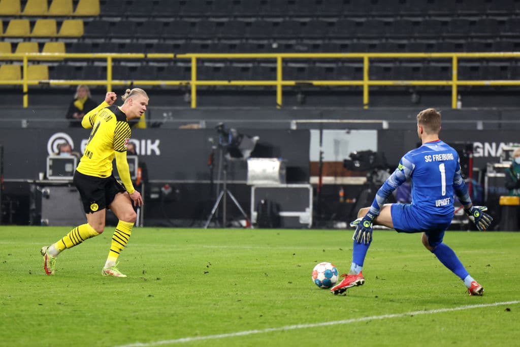 Borussia Dormund golea 5-1 al Freiburg con un doblete de Thomas Meunir, otro doblete de Erling Braut Halaand y un gol de Mahmoud Dahoud.