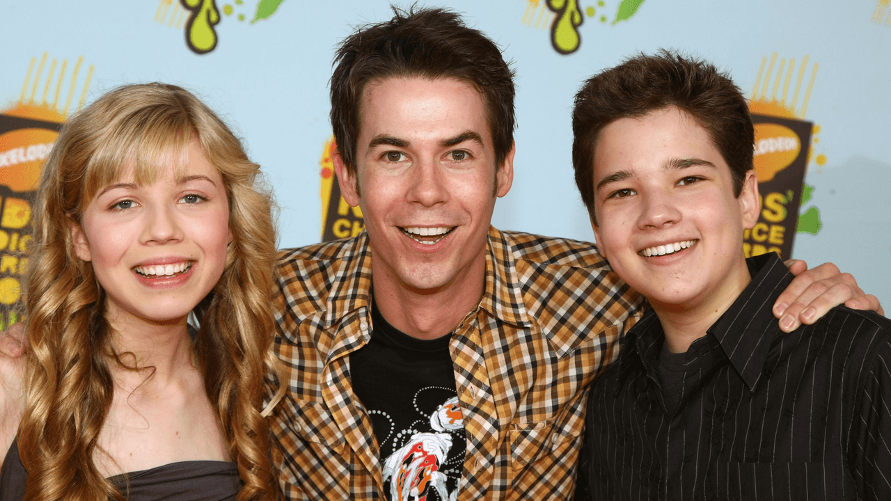 Jerry Trainor con el elenco de 'iCarly'.