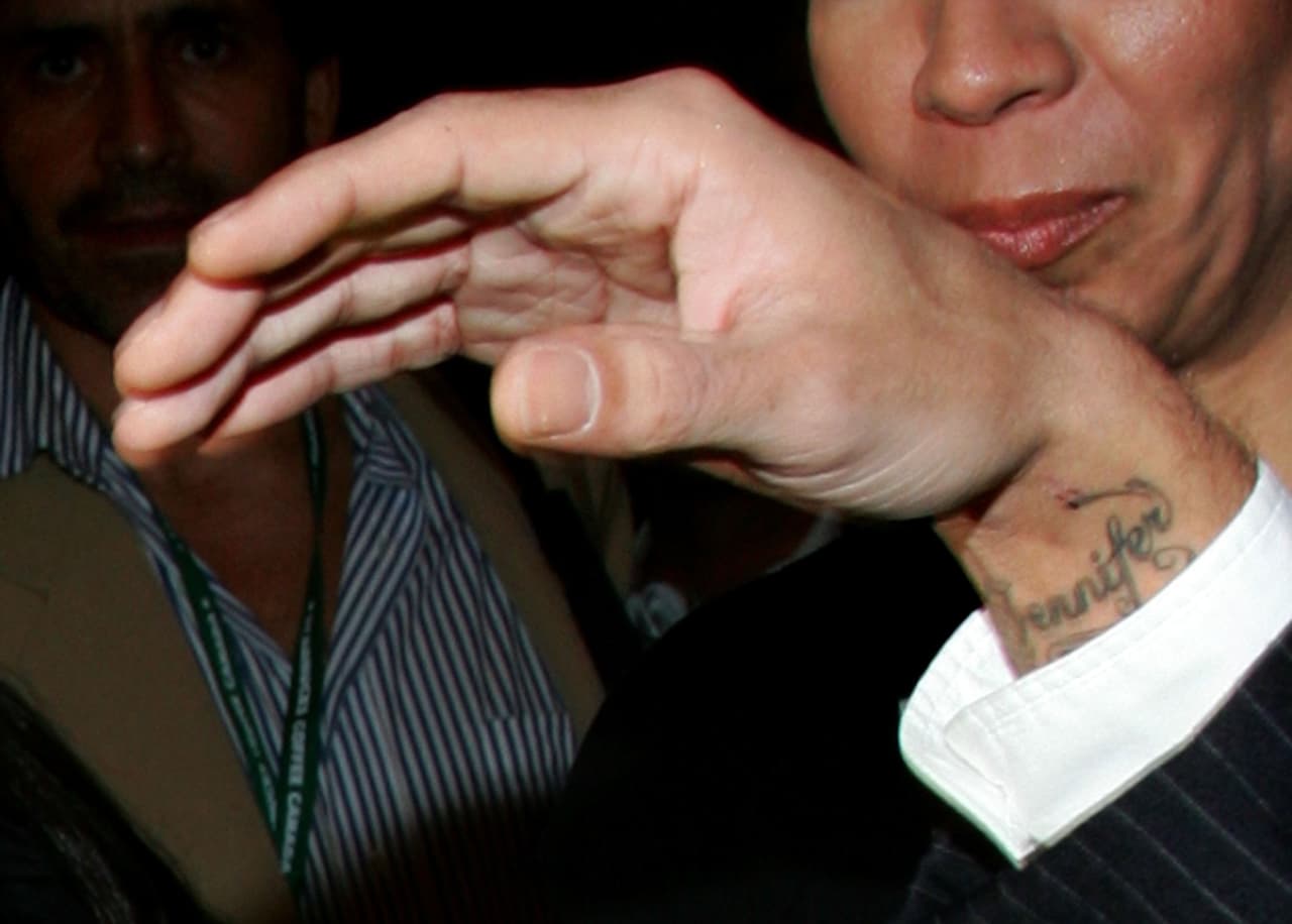 Marc Anthony se tatuó el nombre de JLo en la muñeca