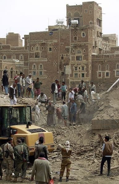 "Estoy profundamente consternada por la pérdida de vidas humanas y los daños infligidos a una de las joyas más antiguas del paisaje urbano islámico. Me entristece ver esas magníficas casas-torre de varios pisos y sus serenos jardines reducidos a escombros", declaró la directora general de la Unesco, Irina Bokova.