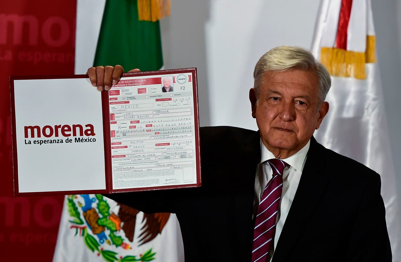 <b>Andrés Manuel López Obrador.</b> El politólogo izquierdista nacido en Tabasco en 1953 va por su tercer intento de lograr la presidencia de México. En 2006 fue vencido por Felipe Calderón (PAN) y en 2012 perdió ante Enrique Peña Nieto (PRI), y luego de ambos comicios denunció fraude electoral. Fue jefe del gobierno del Distrito Federal mexicano entre 2000 y 2005.