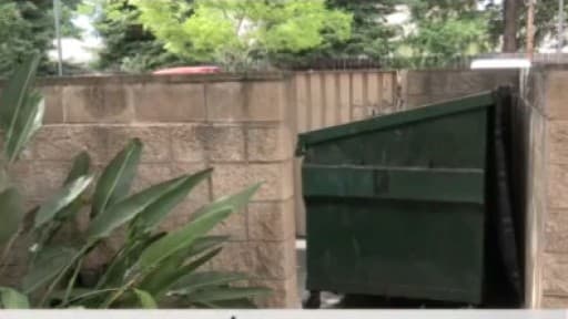 Encuentran a un bebé recién nacido en un contenedor de basura en Stockton